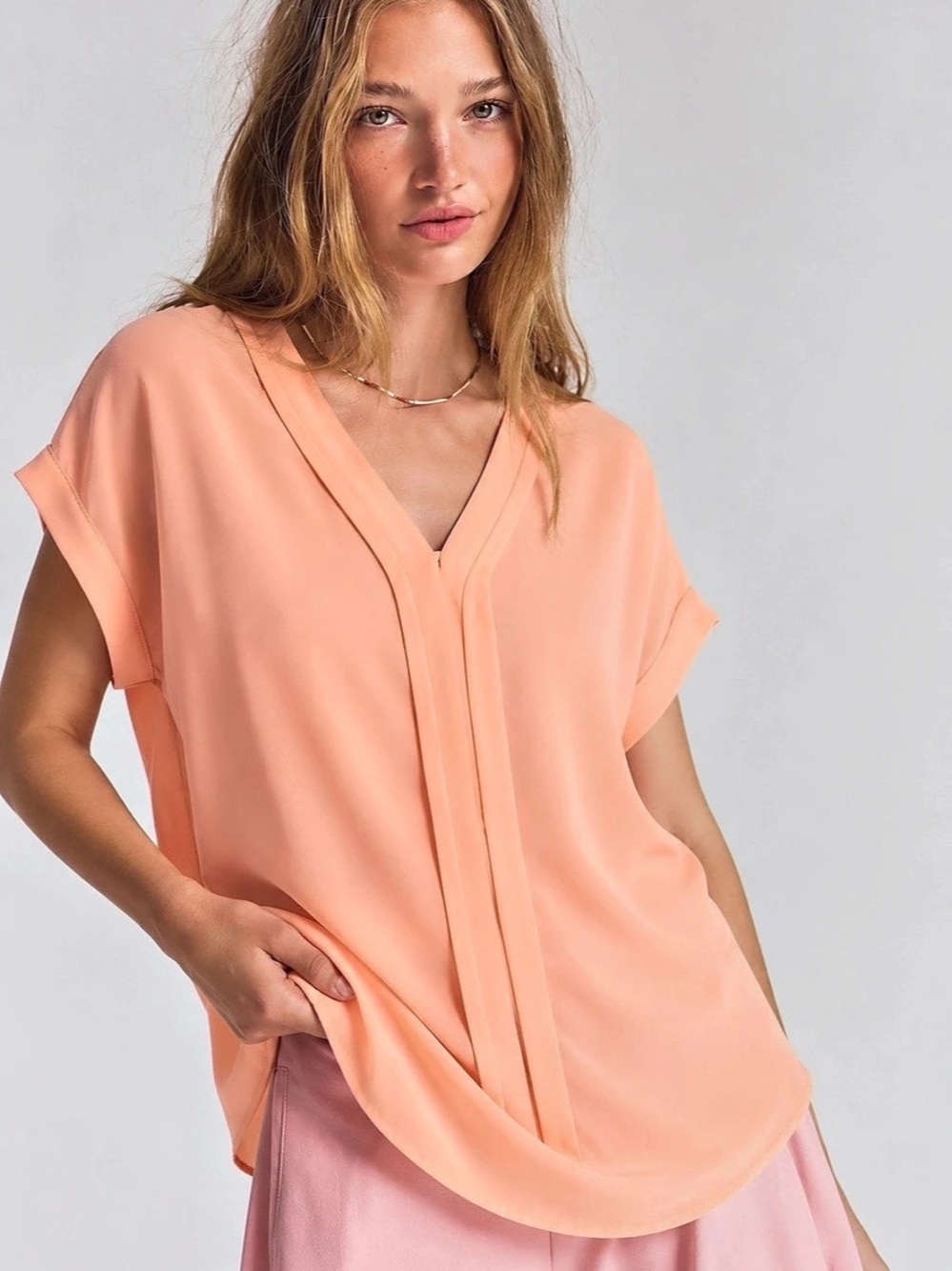473. Dex V-Neck Blouse in Pink Size Small Like New